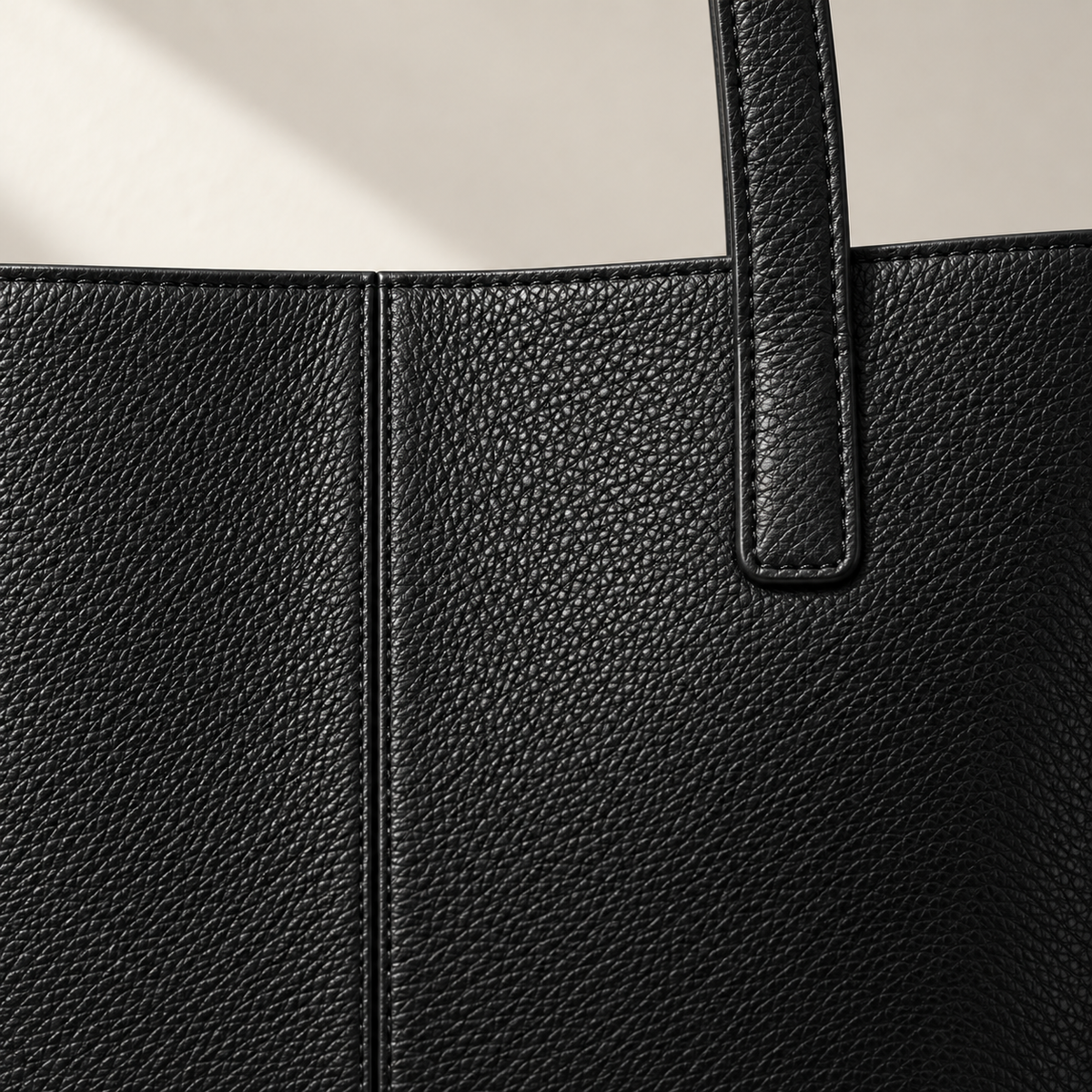 Meridian Column Tote detail view